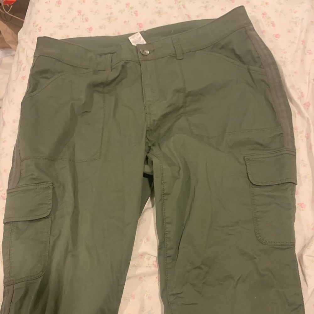 Time and Tru Cargo Pants